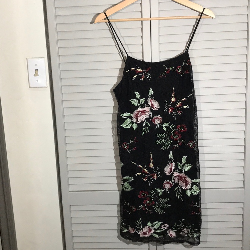 ASTR small black lace mini dress w  embroidery
